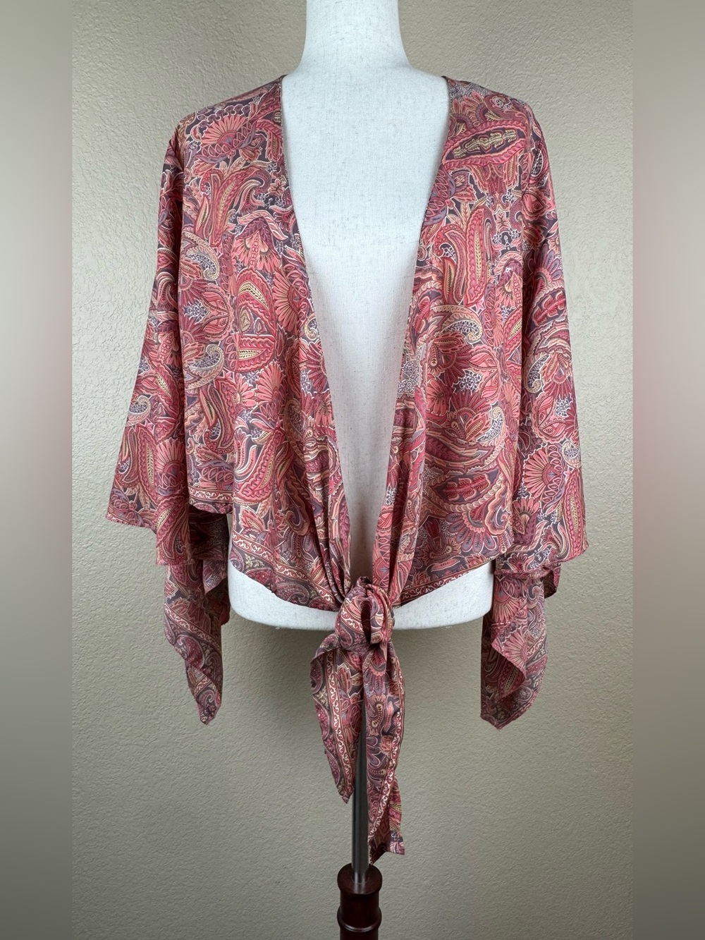 Ishka tie front crop top. Handkerchief sleeves. Paisley print. Size Large. NWT